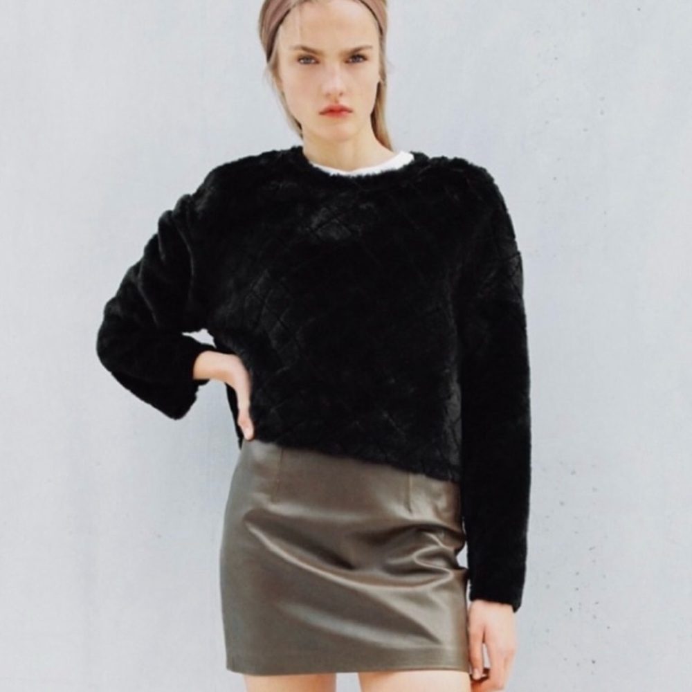 Zara Black Faux Fur Cropped Long Sleeve Top, Size Large